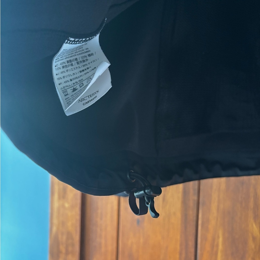 Arc'teryx Black Softshell Performance Jacket - image 5